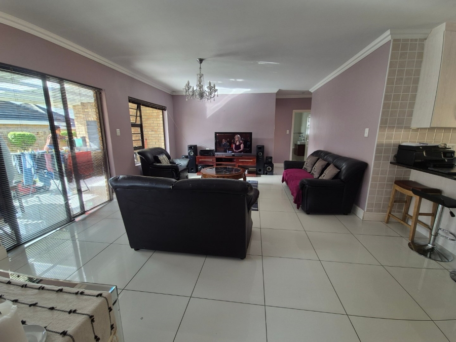 3 Bedroom Property for Sale in Weybridge Park Eastern Cape